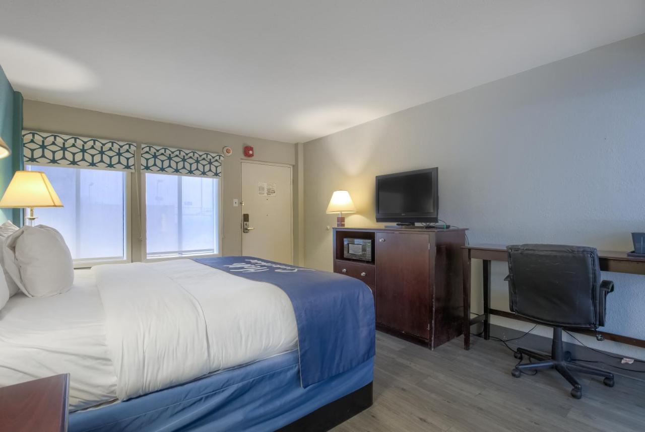 Days Inn By Wyndham Mobile I-65 Esterno foto