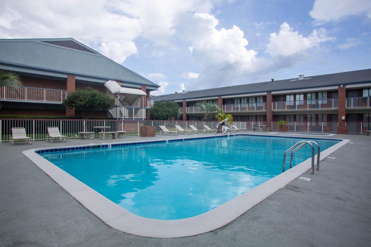 Days Inn By Wyndham Mobile I-65 Esterno foto